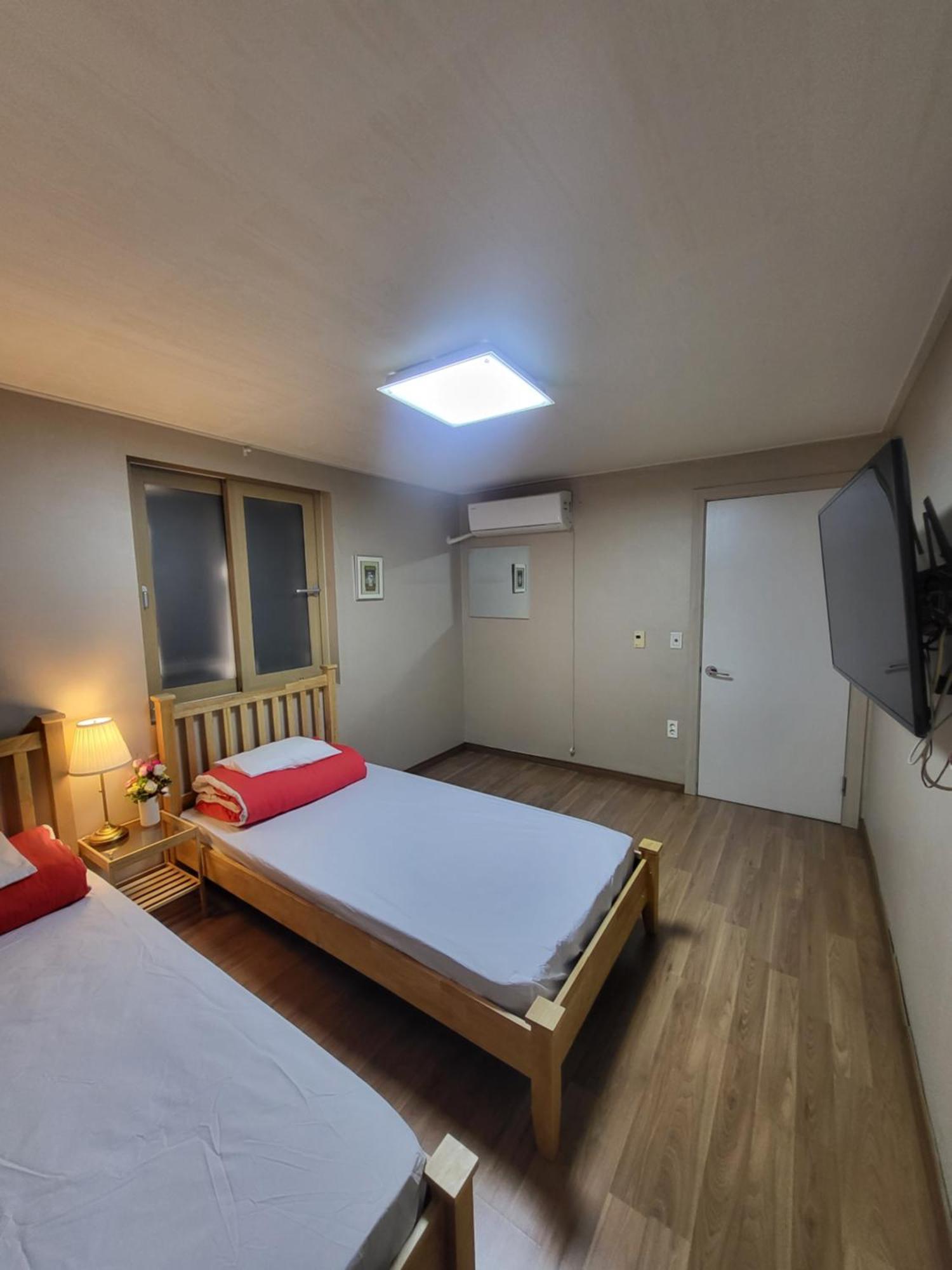Red Guesthouse Seoul Exterior photo
