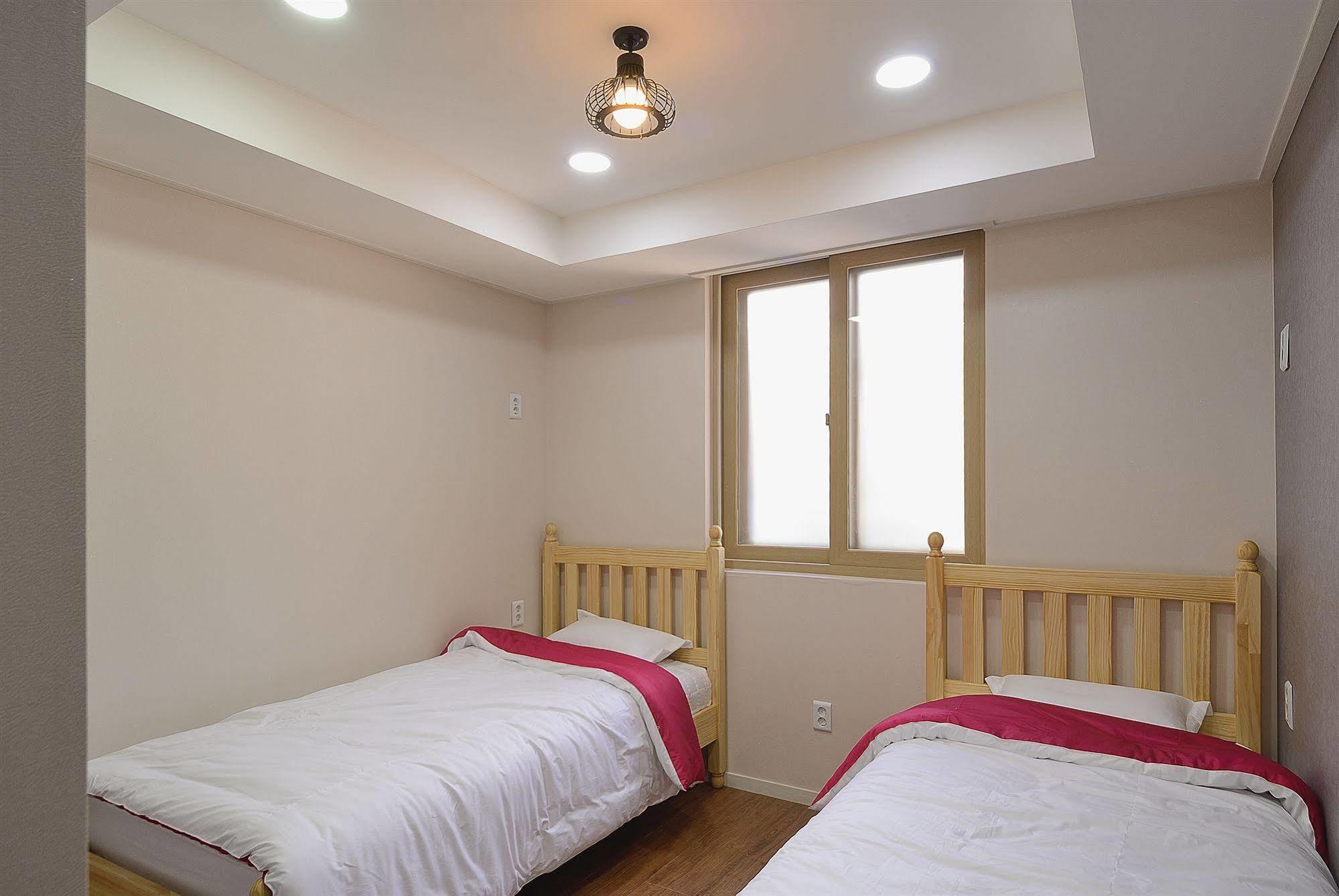 Red Guesthouse Seoul Exterior photo